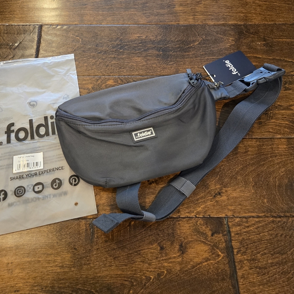 NWT Foldie Crossbody Bag Grey